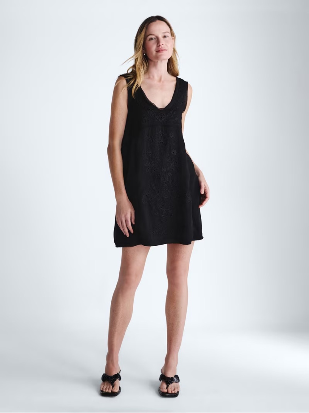 Embroidered mini dress - Picture 3 of 5